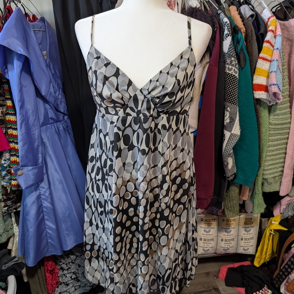 Chic Patterned Dress - Picture 1 of 5